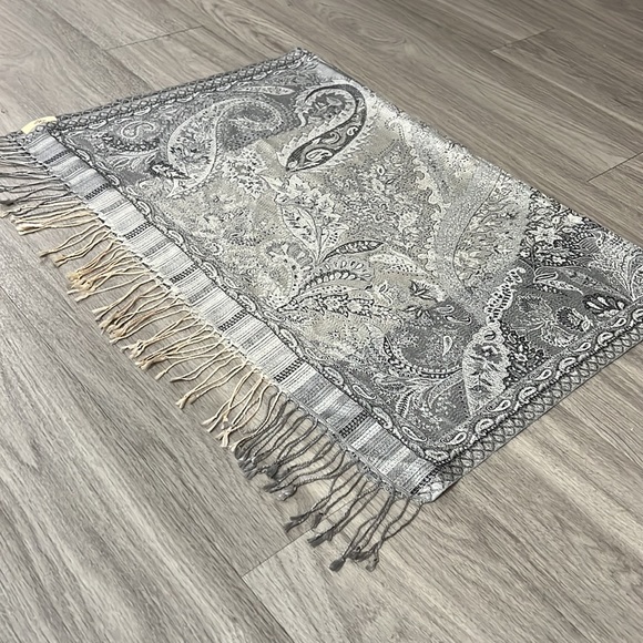 AHUJASONS Pashmina Scarf Two Tone Grey Silver - Picture 2 of 5